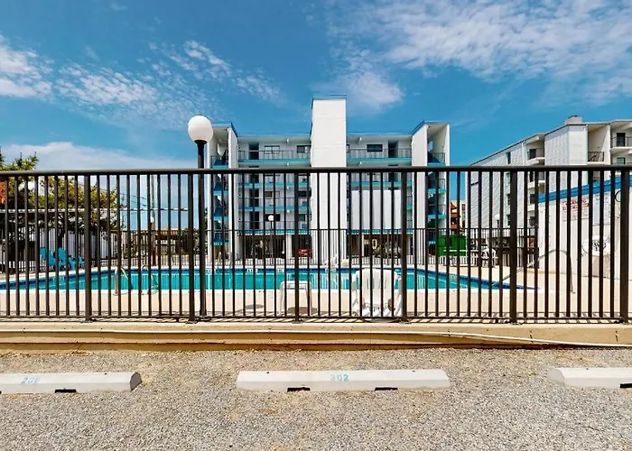 Ocean View 1-bedroom Perfect Getaway In Ocean *
